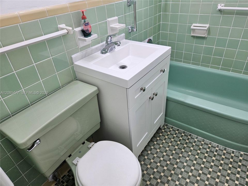 В аренду: $2,450 (2 спален, 1 ванн, 816 Квадратных фут)