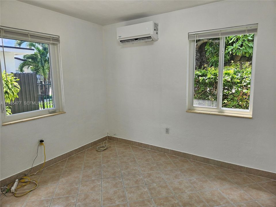 В аренду: $2,450 (2 спален, 1 ванн, 816 Квадратных фут)