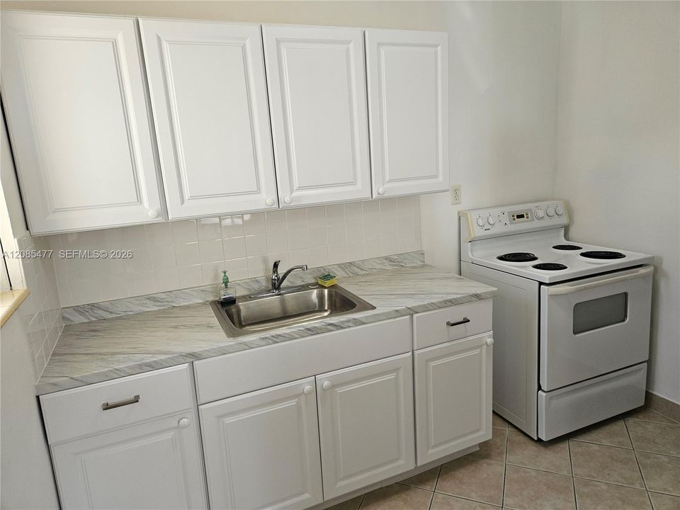 В аренду: $2,450 (2 спален, 1 ванн, 816 Квадратных фут)