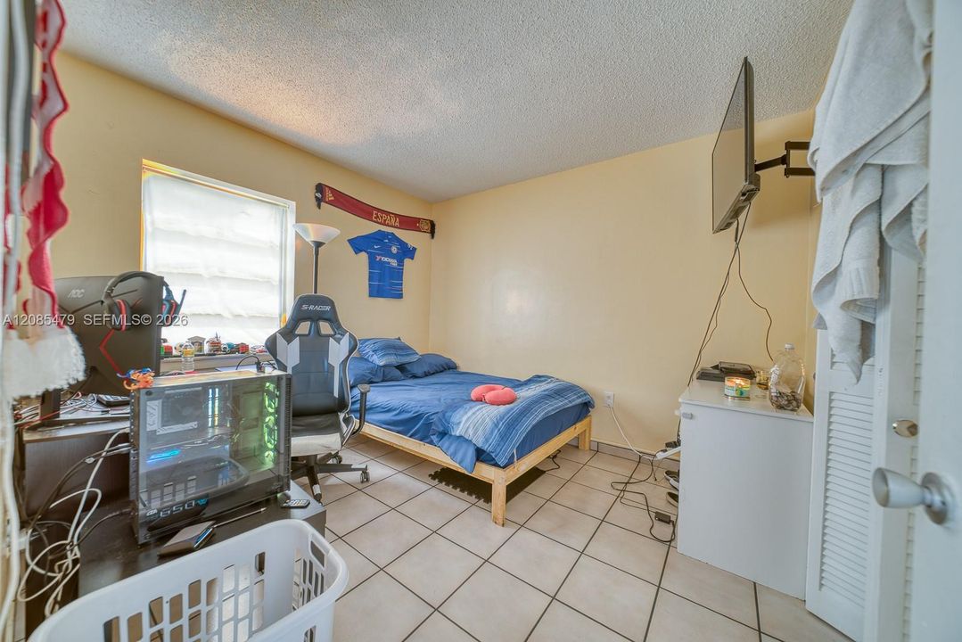 В аренду: $2,000 (2 спален, 2 ванн, 817 Квадратных фут)