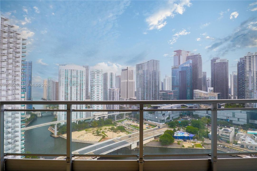 En Venta: $533,000 (2 camas, 2 baños, 1129 Pies cuadrados)