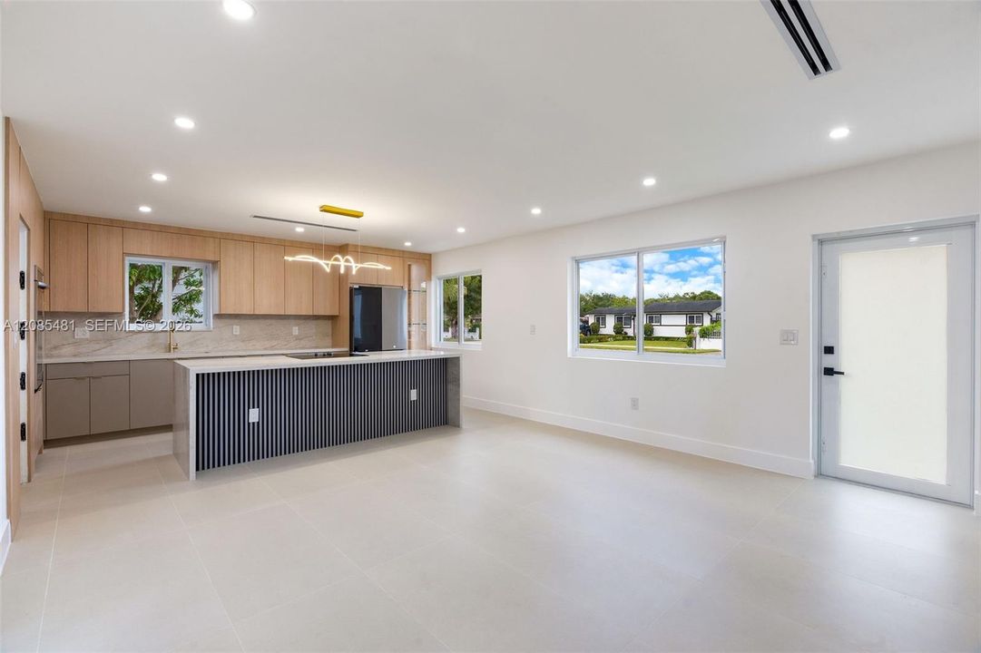 For Sale: $629,999 (3 beds, 2 baths, 1305 Square Feet)