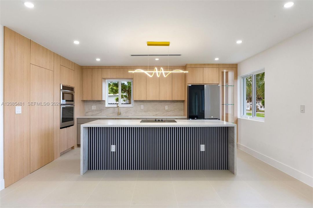 For Sale: $629,999 (3 beds, 2 baths, 1305 Square Feet)
