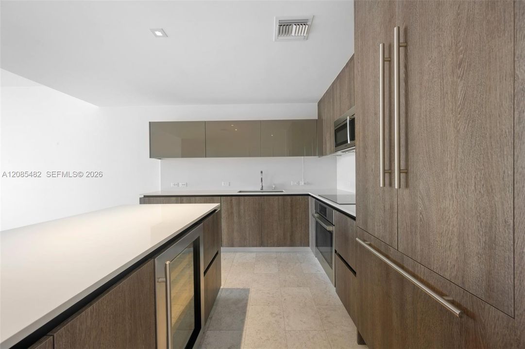 For Rent: $5,750 (2 beds, 2 baths, 1193 Square Feet)