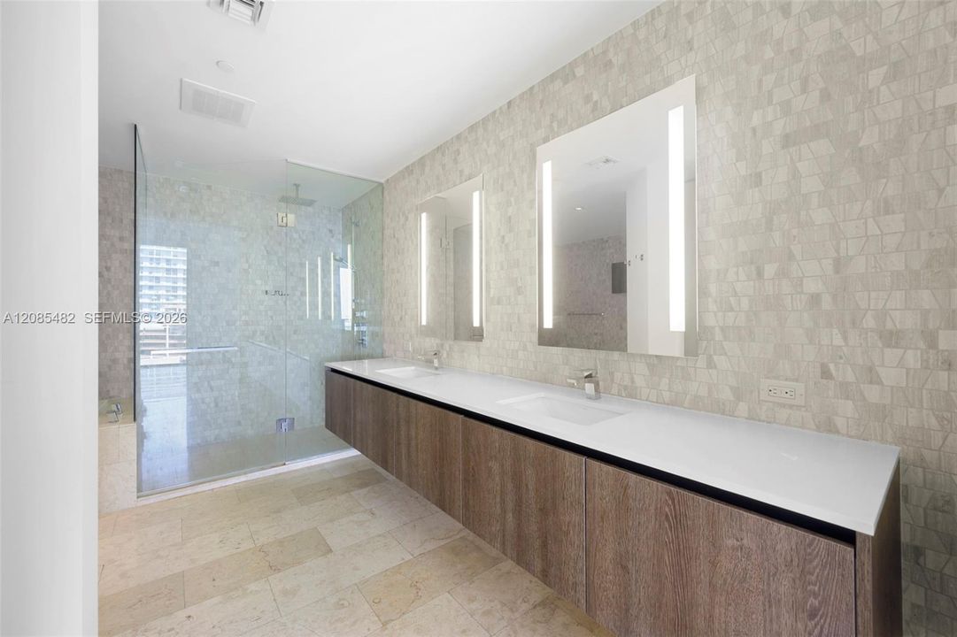 For Rent: $5,750 (2 beds, 2 baths, 1193 Square Feet)
