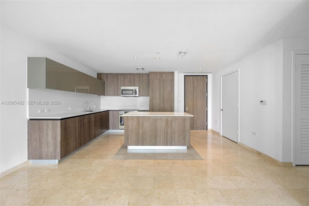 For Rent: $5,750 (2 beds, 2 baths, 1193 Square Feet)