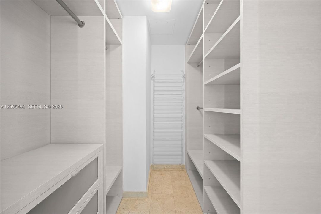 For Rent: $5,750 (2 beds, 2 baths, 1193 Square Feet)