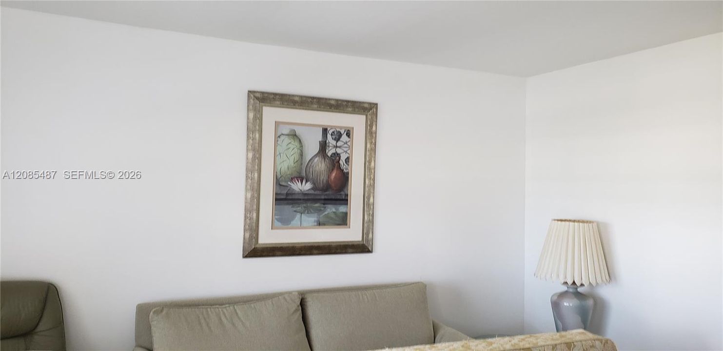 For Sale: $175,000 (1 beds, 1 baths, 620 Square Feet)
