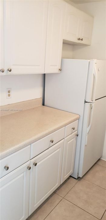 For Sale: $175,000 (1 beds, 1 baths, 620 Square Feet)