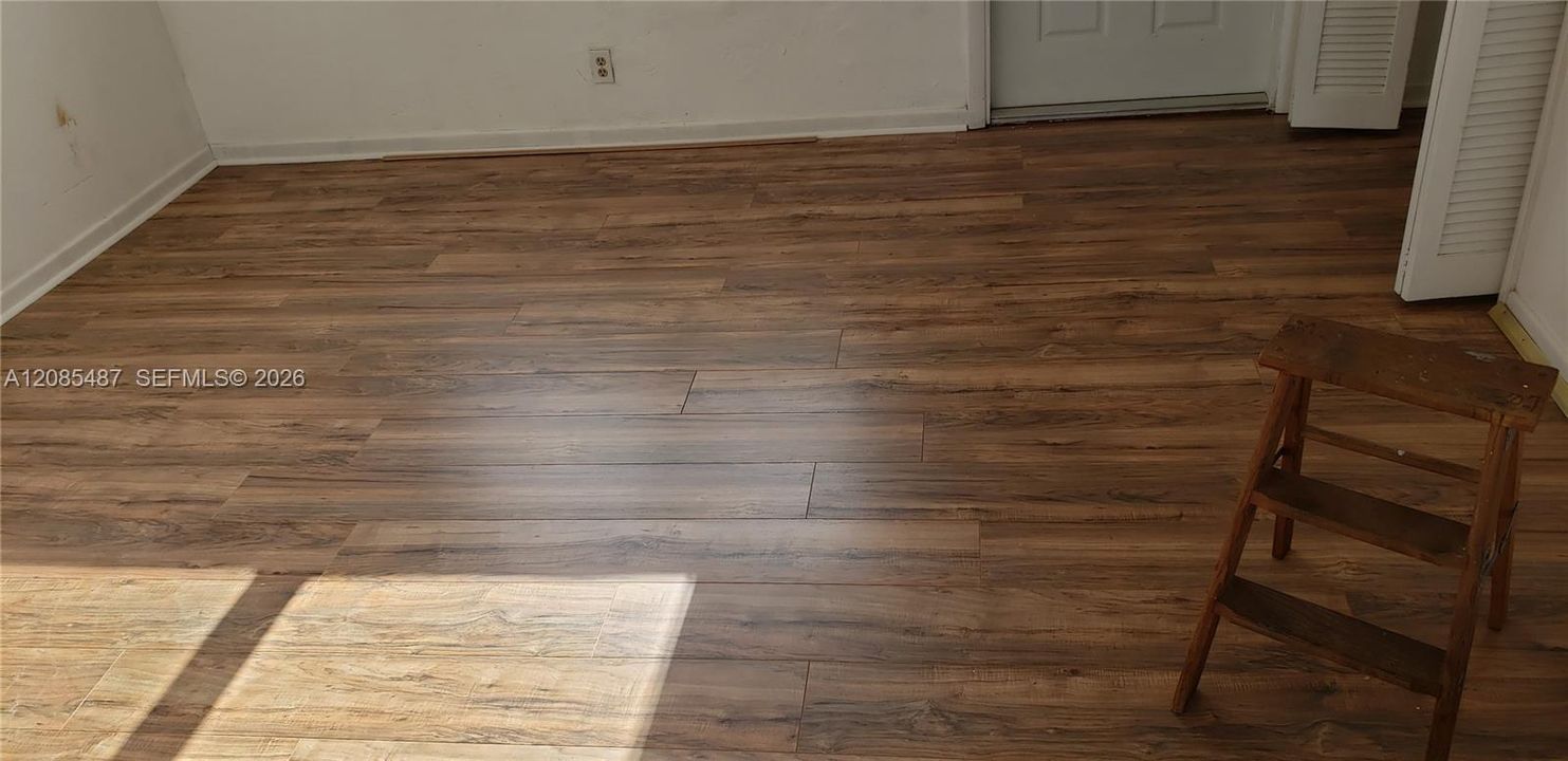 For Sale: $175,000 (1 beds, 1 baths, 620 Square Feet)