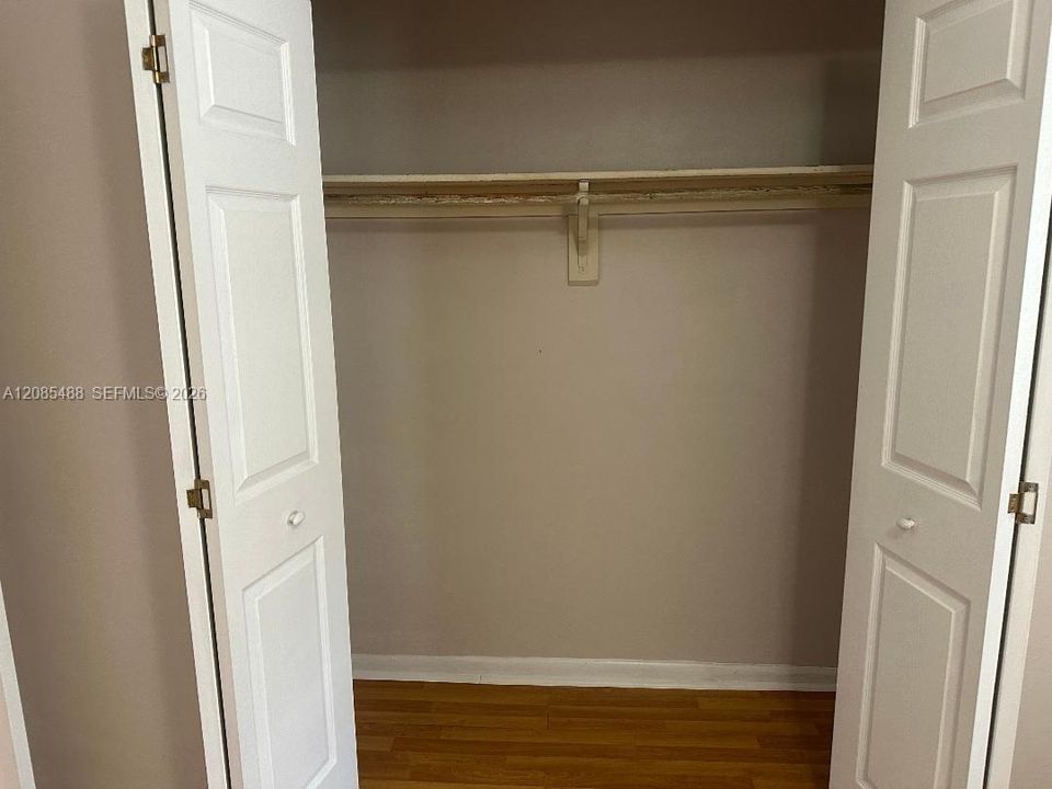 For Sale: $475,000 (3 beds, 2 baths, 1104 Square Feet)
