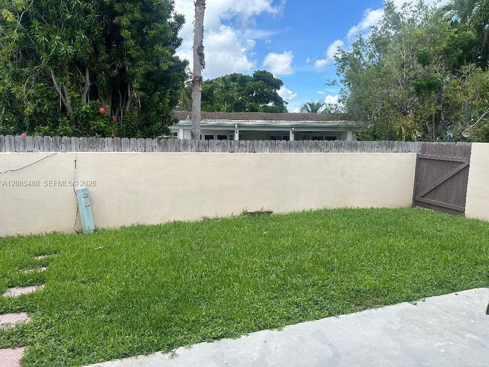 For Sale: $475,000 (3 beds, 2 baths, 1104 Square Feet)