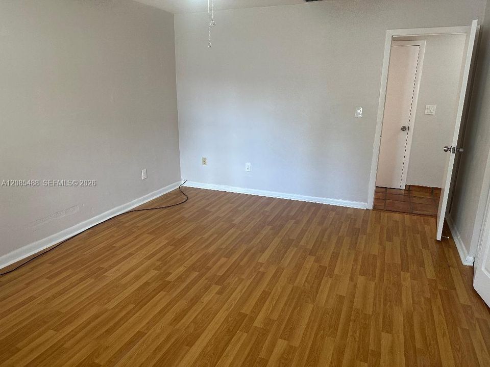 For Sale: $475,000 (3 beds, 2 baths, 1104 Square Feet)