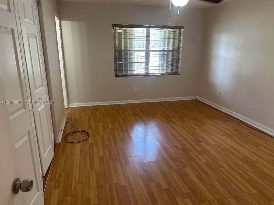 For Sale: $475,000 (3 beds, 2 baths, 1104 Square Feet)