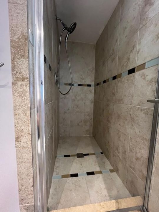 2nd Bathroom S