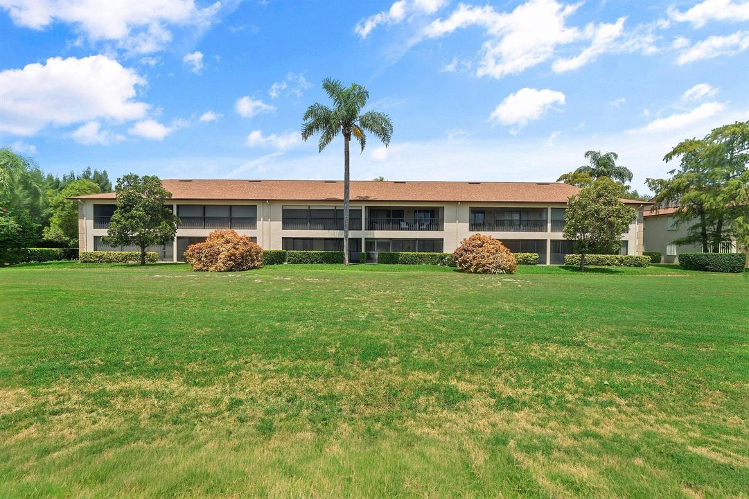 1502 Pinecrest Cr. #102