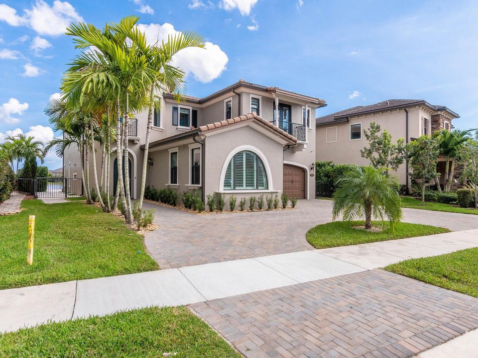 9040 Watercrest Cir W Parkland FL 33076