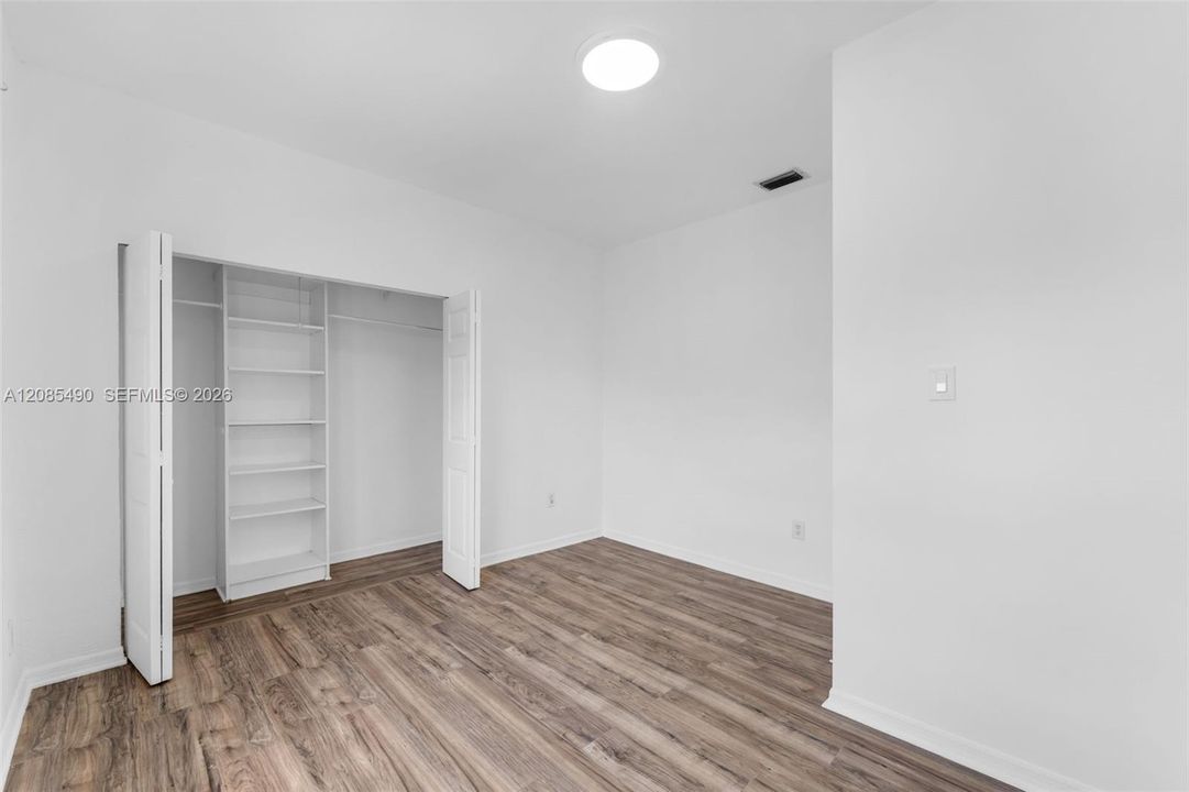В аренду: $2,500 (2 спален, 1 ванн, 2610 Квадратных фут)