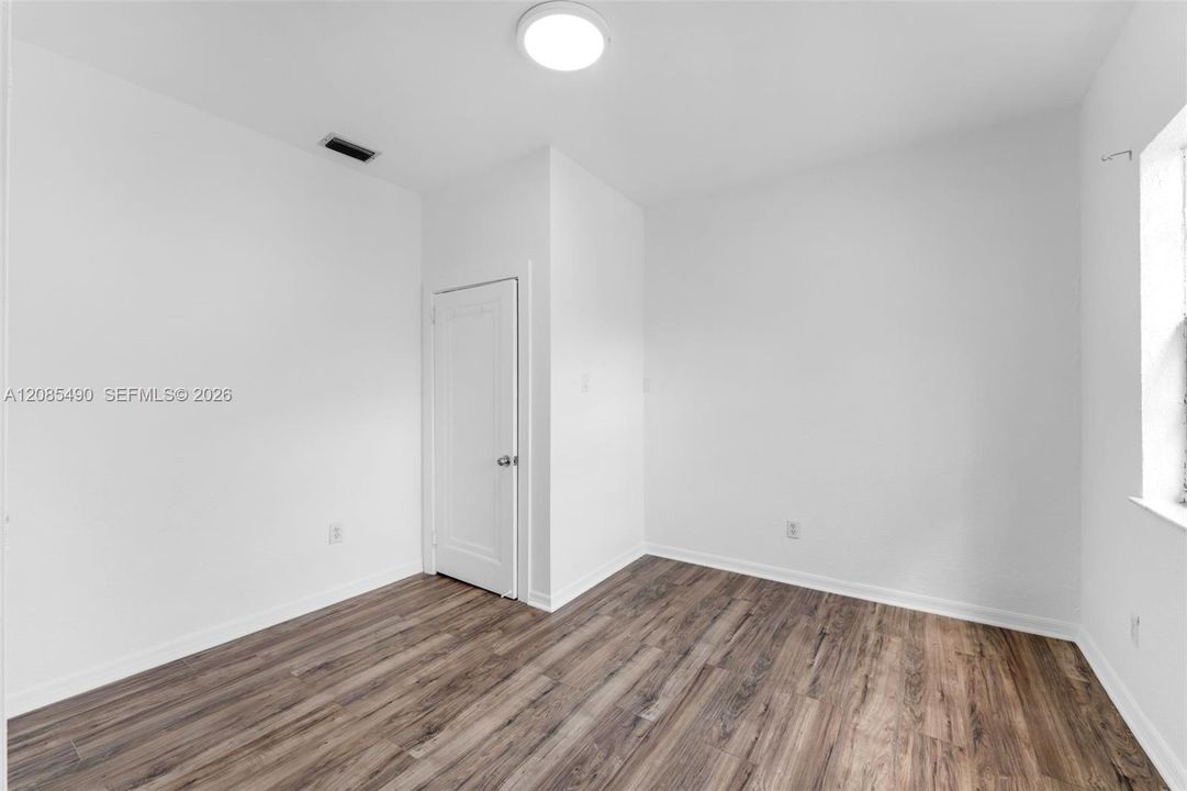 В аренду: $2,500 (2 спален, 1 ванн, 2610 Квадратных фут)