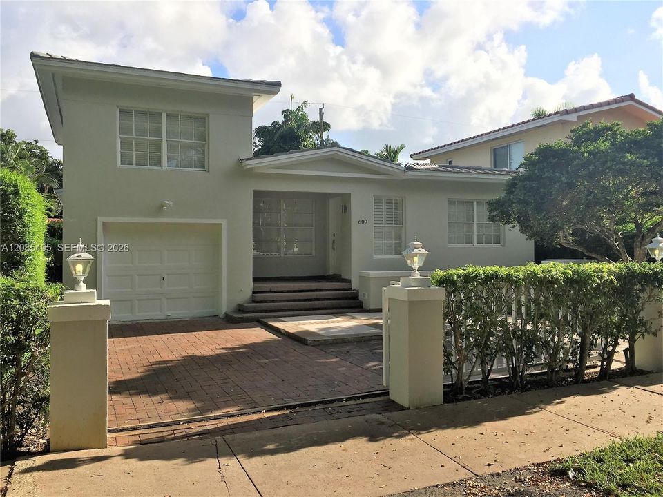 For Rent: $6,250 (3 beds, 3 baths, 1713 Square Feet)