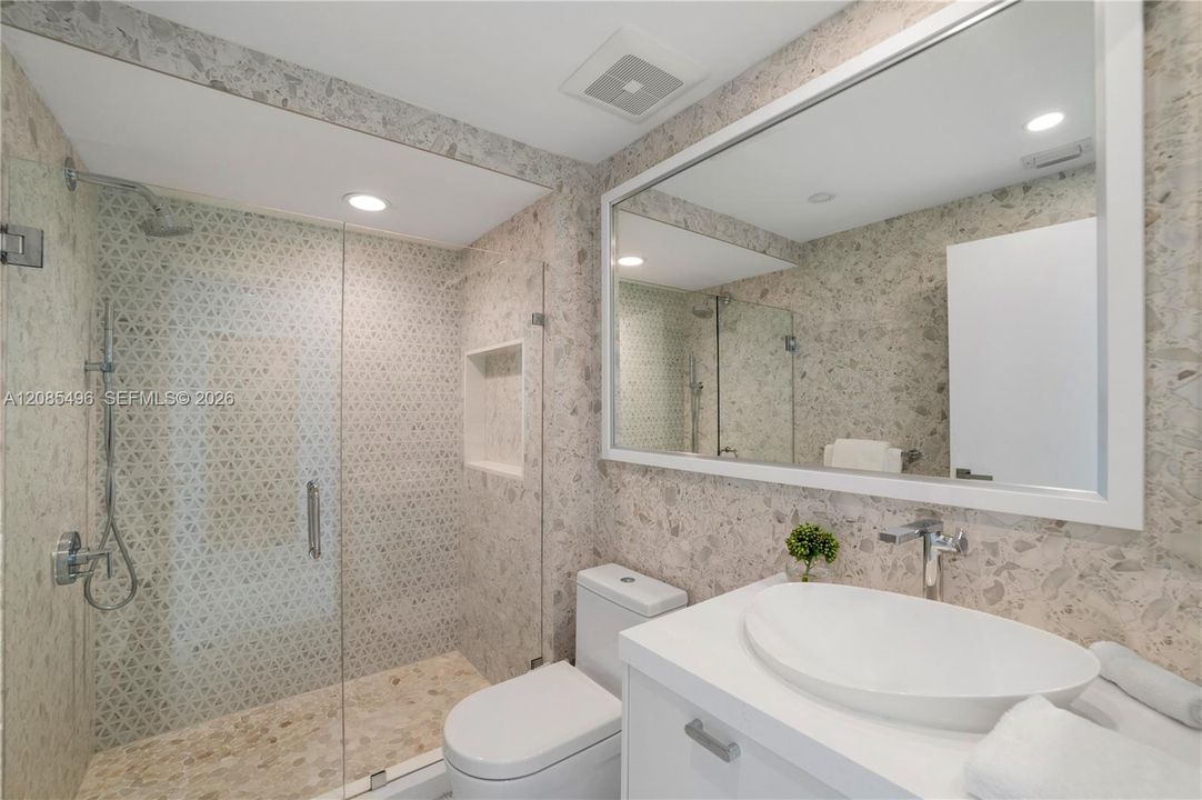 For Sale: $5,199,000 (4 beds, 4 baths, 2736 Square Feet)