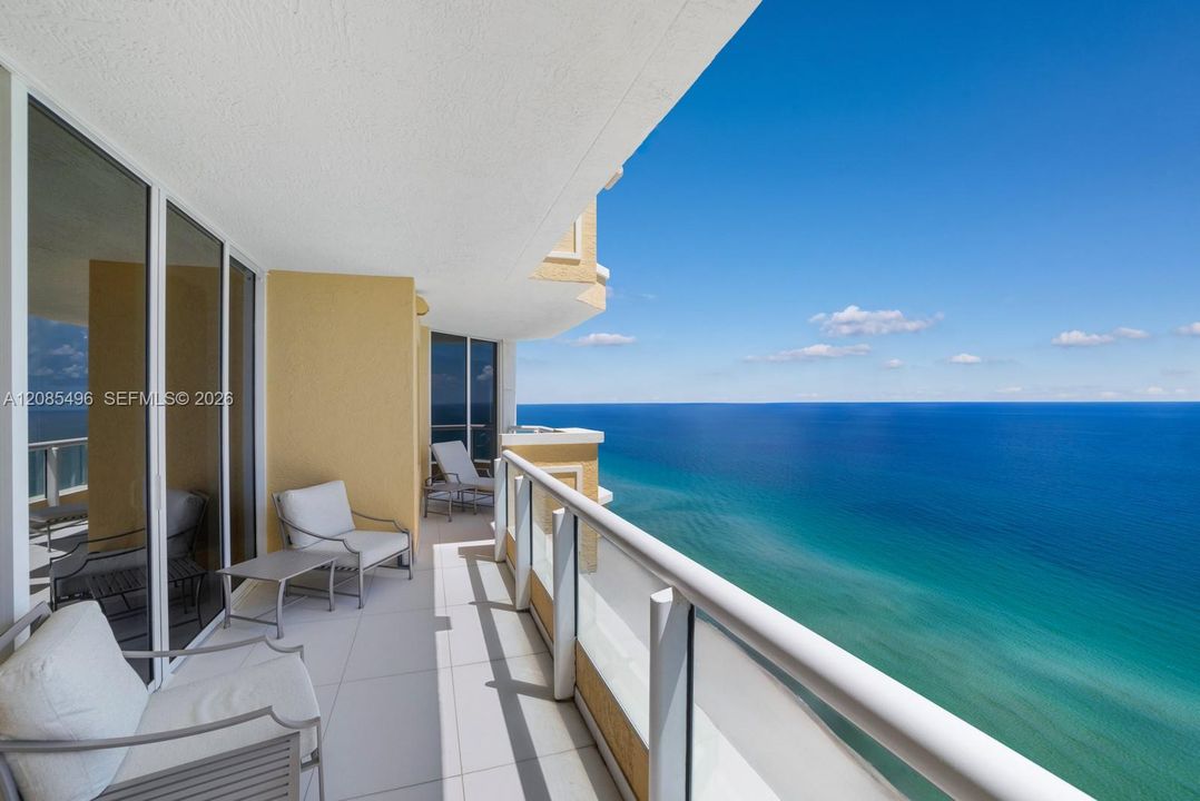 For Sale: $5,199,000 (4 beds, 4 baths, 2736 Square Feet)