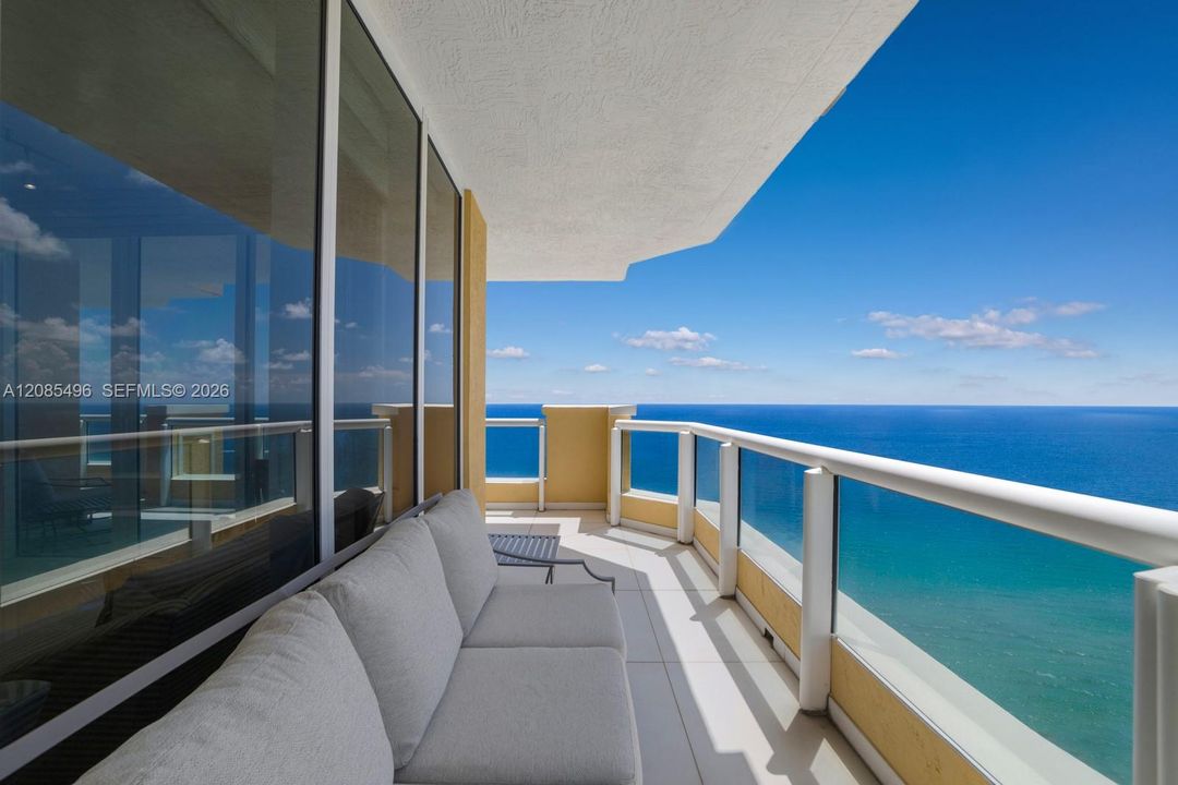 For Sale: $5,199,000 (4 beds, 4 baths, 2736 Square Feet)