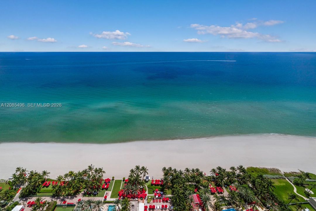 For Sale: $5,199,000 (4 beds, 4 baths, 2736 Square Feet)