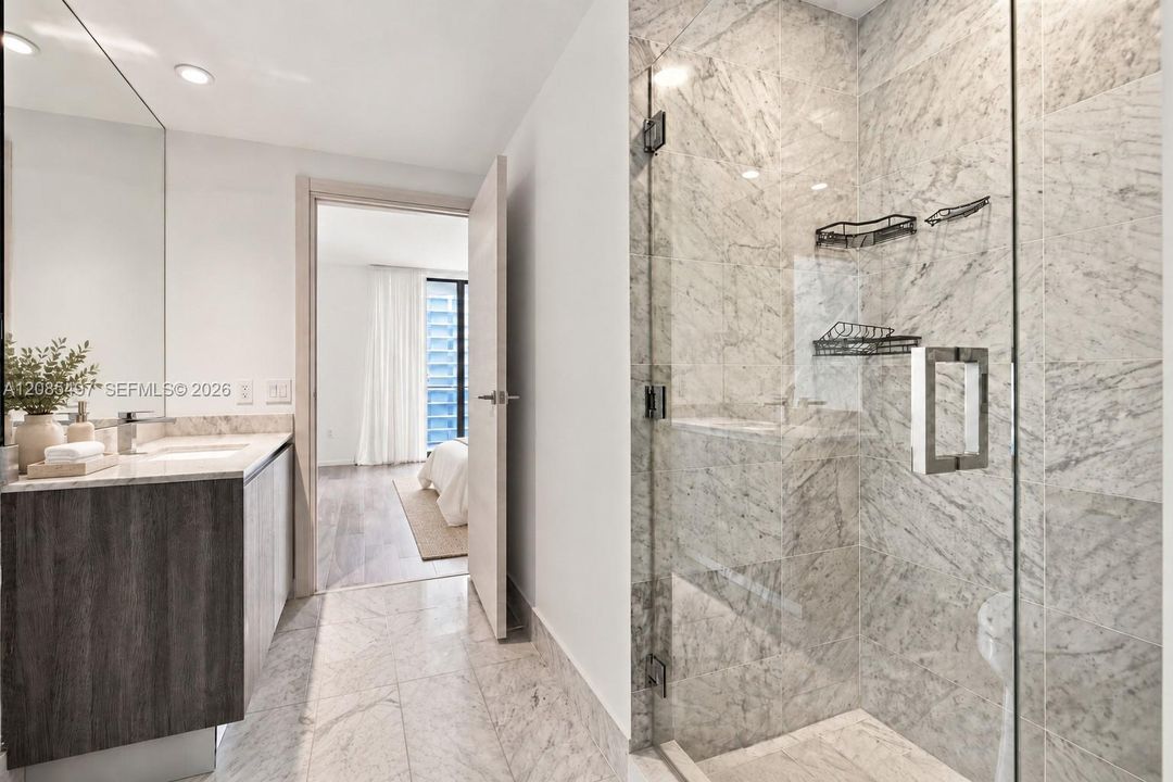 For Sale: $920,000 (2 beds, 2 baths, 1253 Square Feet)