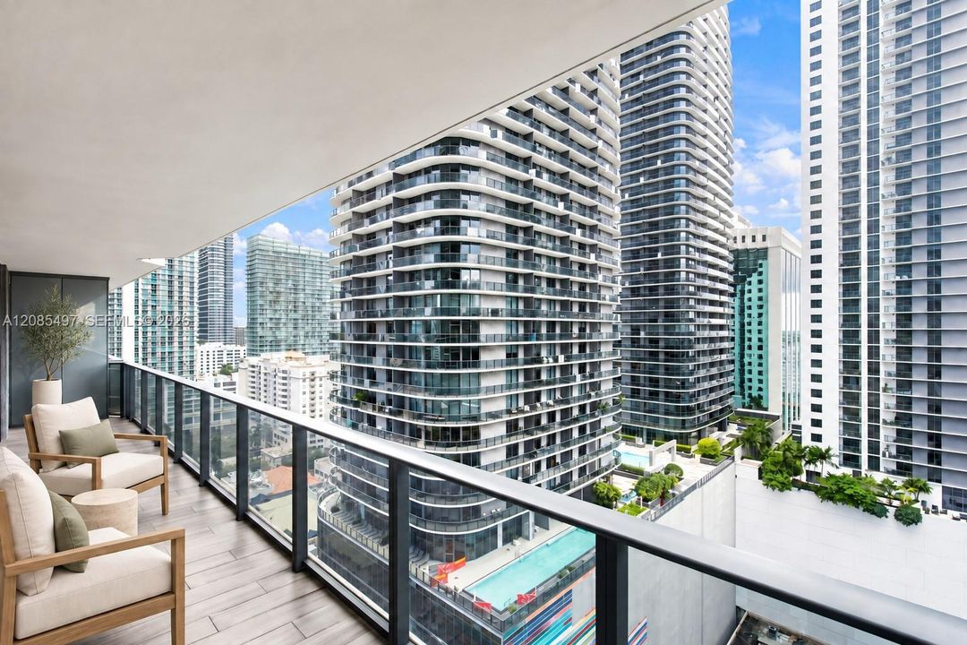 For Sale: $920,000 (2 beds, 2 baths, 1253 Square Feet)