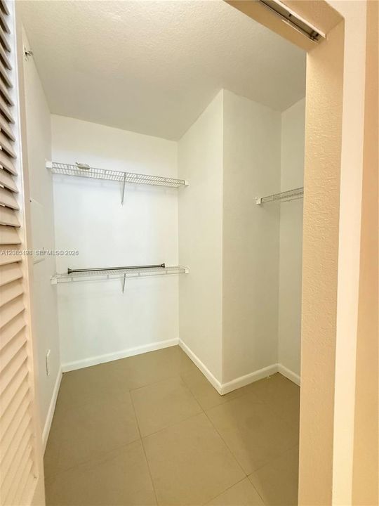 На продажу: $225,000 (1 спален, 1 ванн, 716 Квадратных фут)