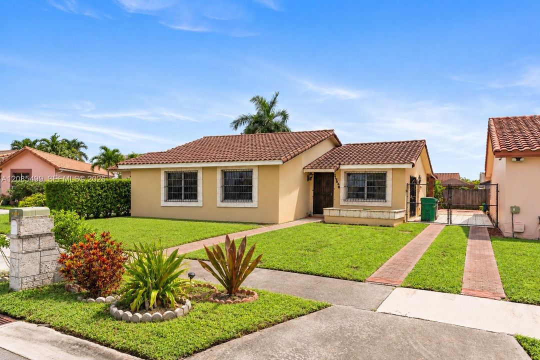 For Sale: $595,000 (3 beds, 2 baths, 1710 Square Feet)