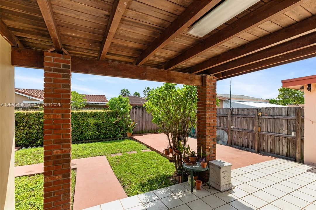 For Sale: $595,000 (3 beds, 2 baths, 1710 Square Feet)