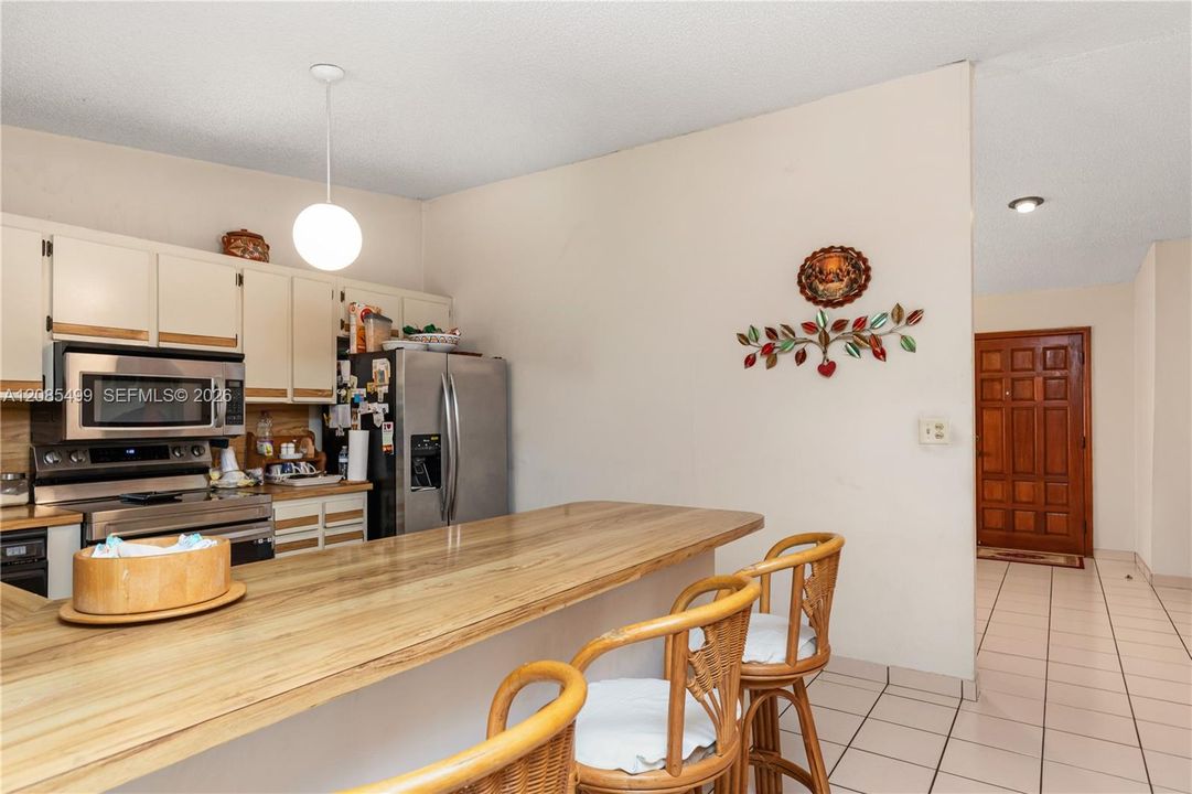 For Sale: $595,000 (3 beds, 2 baths, 1710 Square Feet)