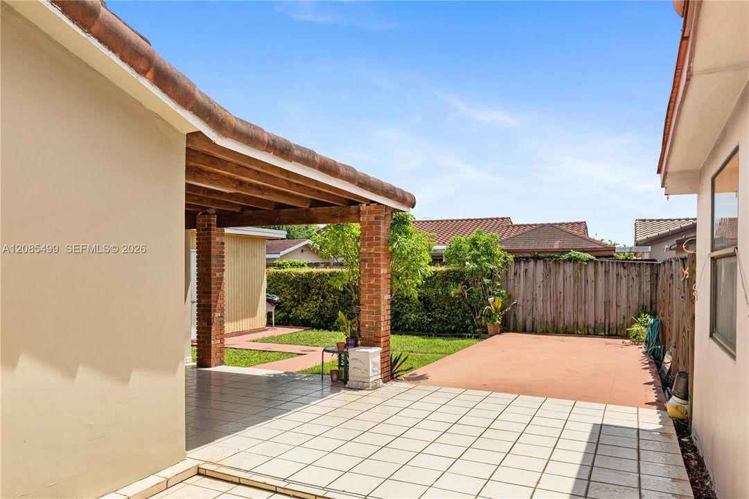 For Sale: $595,000 (3 beds, 2 baths, 1710 Square Feet)