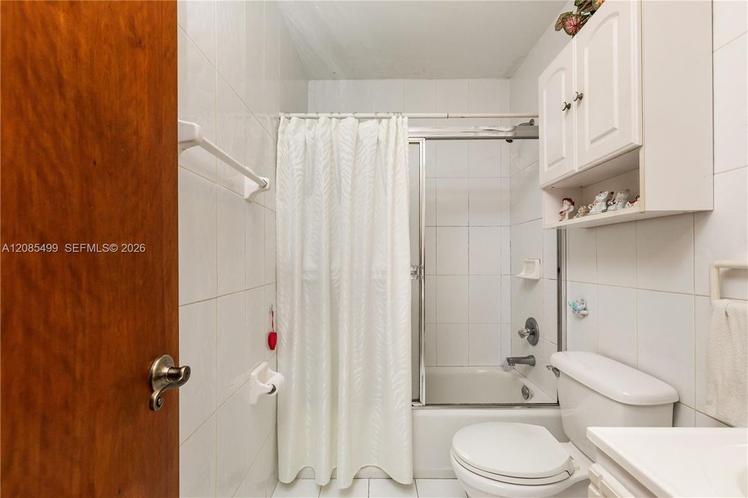 For Sale: $595,000 (3 beds, 2 baths, 1710 Square Feet)