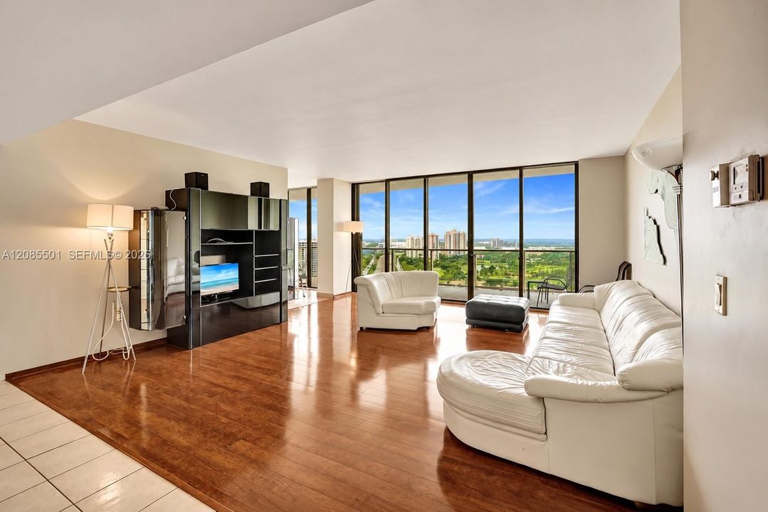 For Sale: $635,000 (2 beds, 2 baths, 1810 Square Feet)