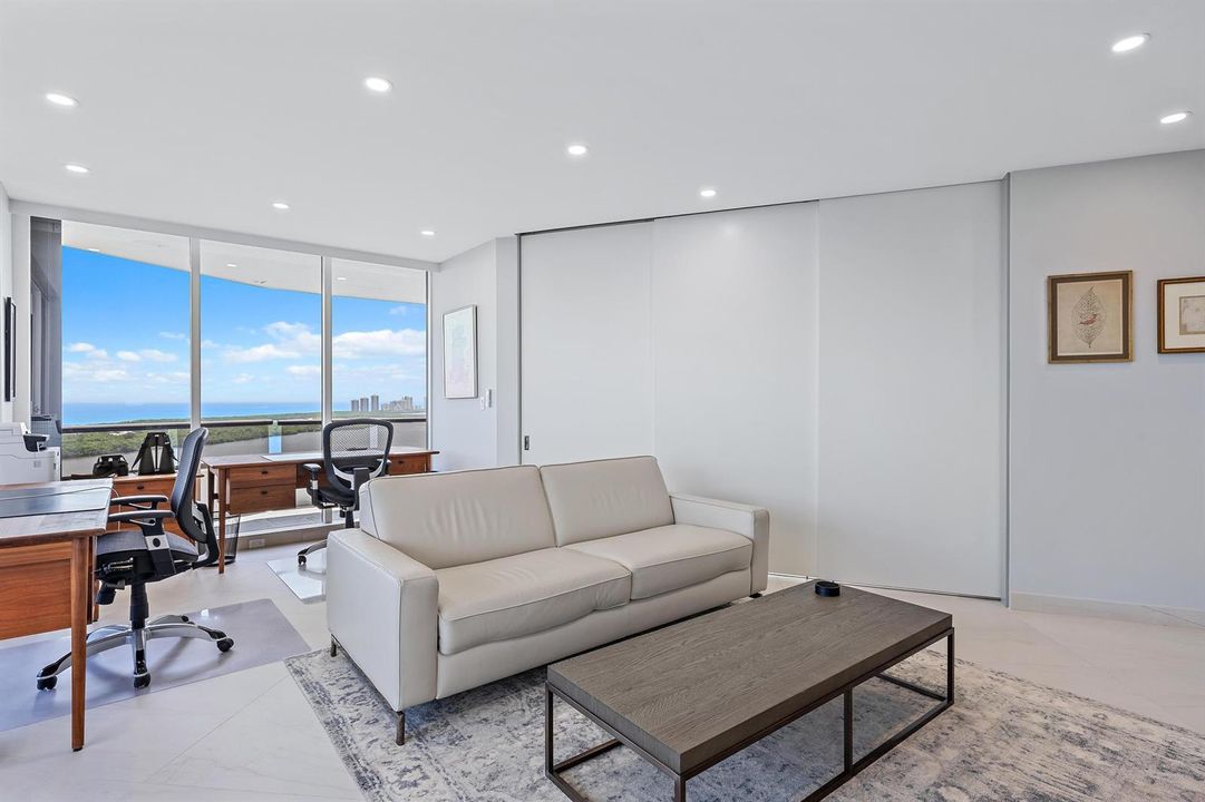 100 Lakeshore Dr 2151-21