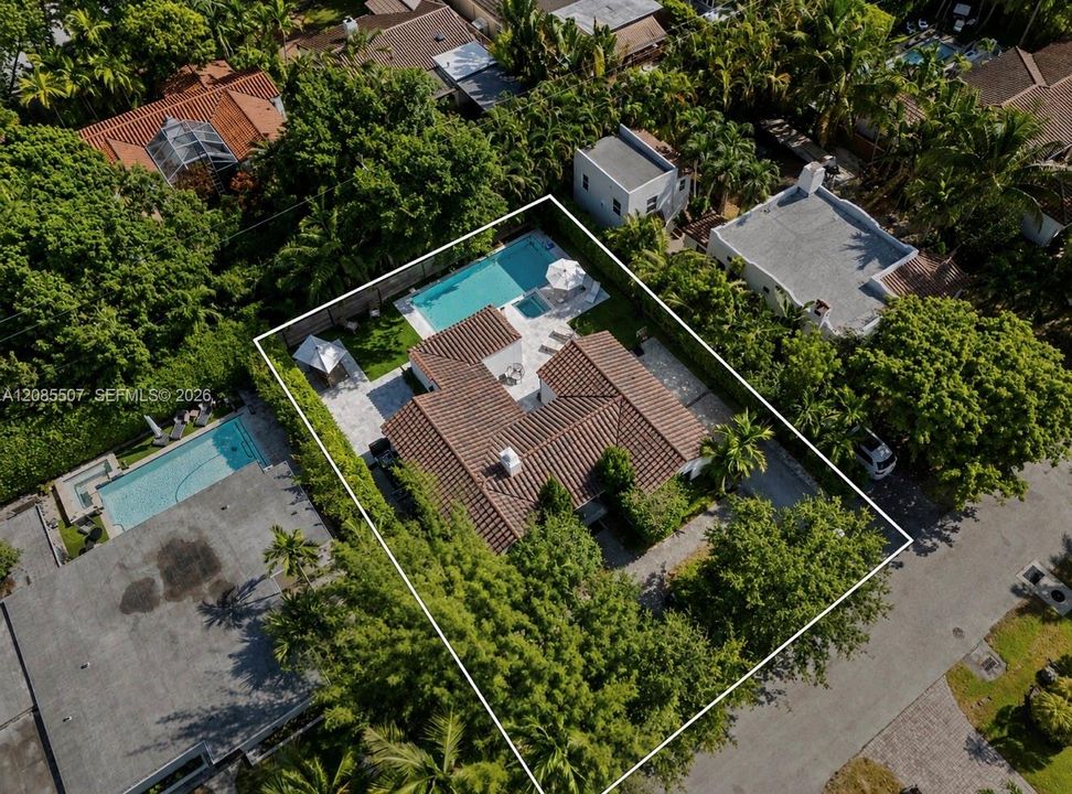 В аренду: $10,500 (3 спален, 3 ванн, 1710 Квадратных фут)