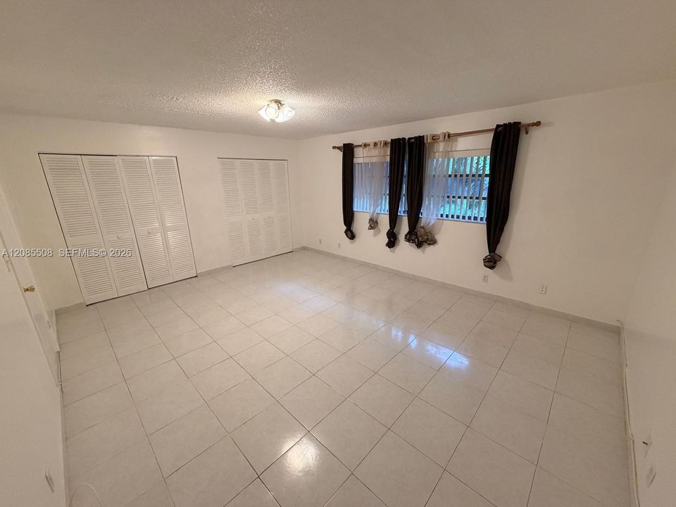 En Renta: $2,800 (3 camas, 2 baños, 1680 Pies cuadrados)
