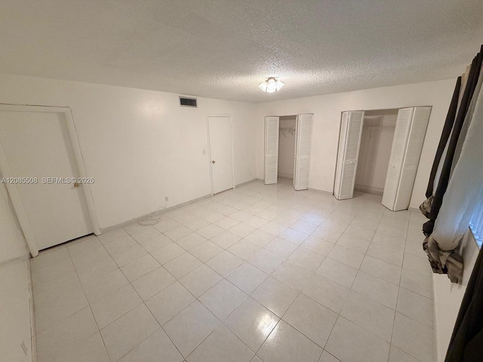 En Renta: $2,800 (3 camas, 2 baños, 1680 Pies cuadrados)