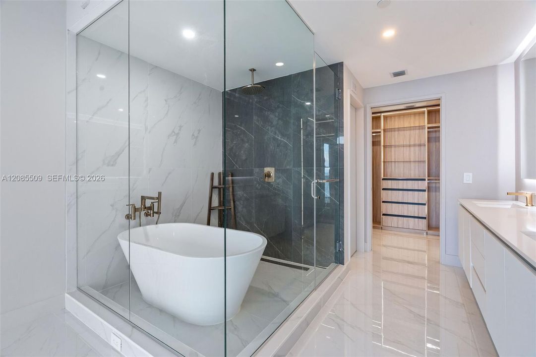 В аренду: $12,000 (2 спален, 3 ванн, 1306 Квадратных фут)