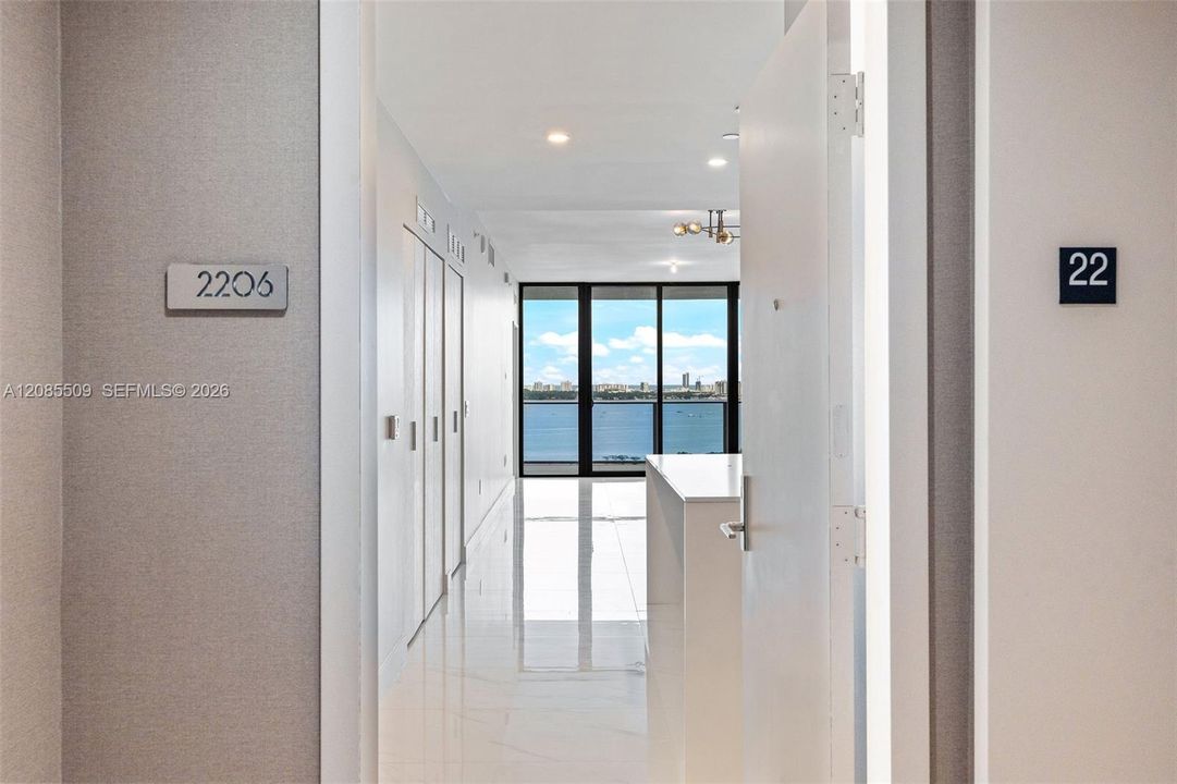 В аренду: $12,000 (2 спален, 3 ванн, 1306 Квадратных фут)
