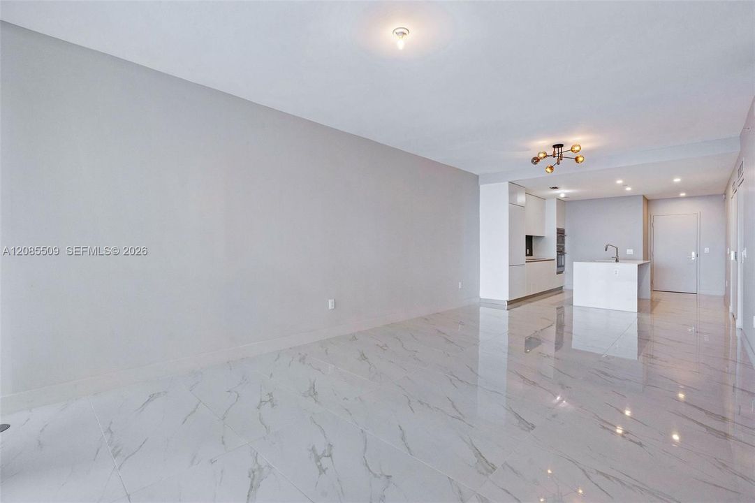 В аренду: $12,000 (2 спален, 3 ванн, 1306 Квадратных фут)