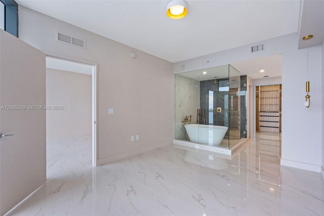 В аренду: $12,000 (2 спален, 3 ванн, 1306 Квадратных фут)