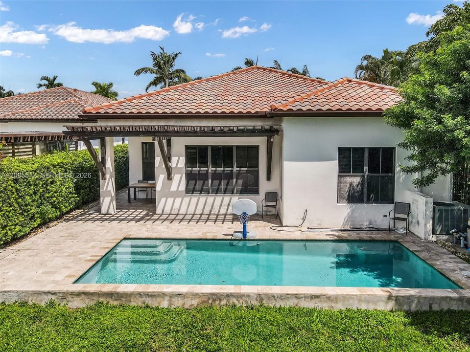 For Sale: $999,999 (3 beds, 3 baths, 2320 Square Feet)