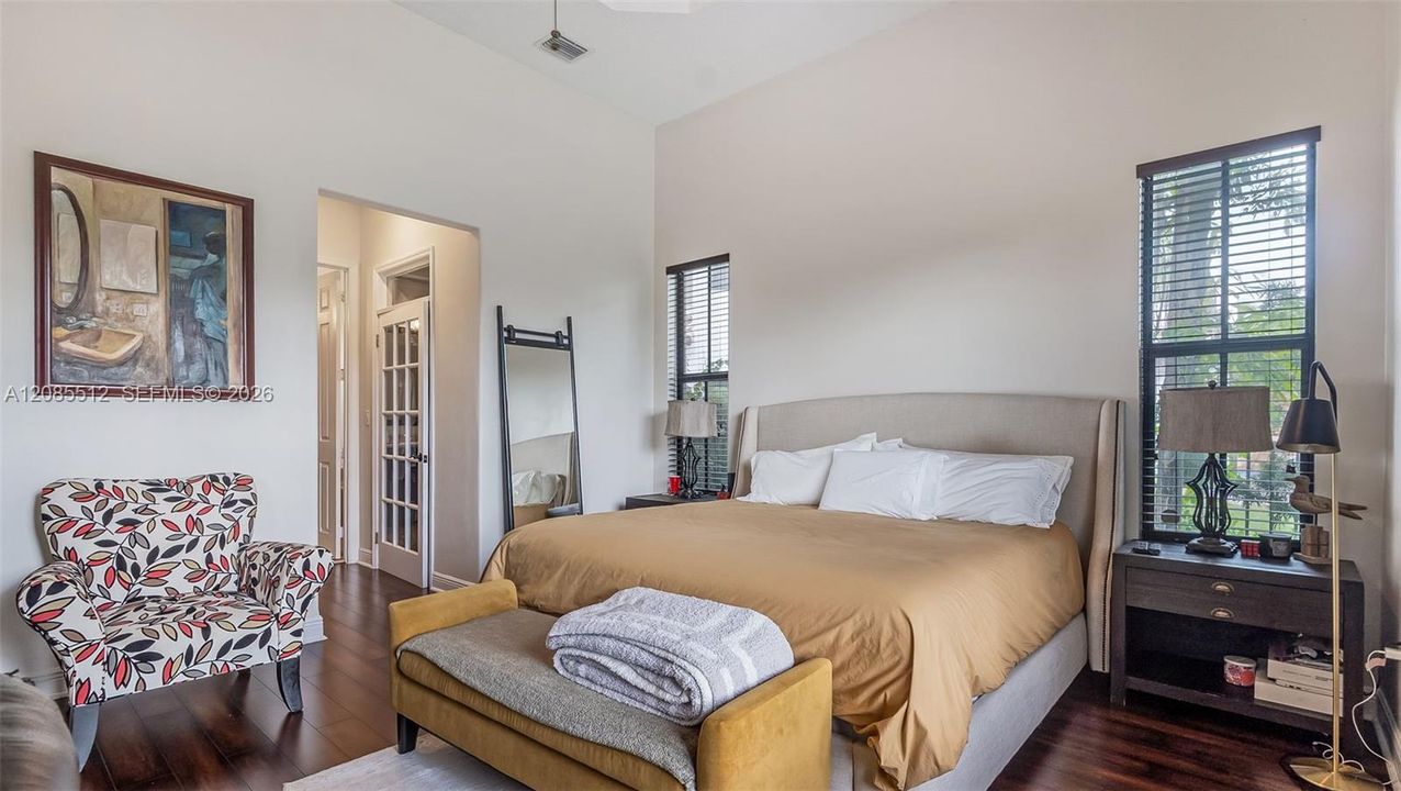 For Sale: $999,999 (3 beds, 3 baths, 2320 Square Feet)