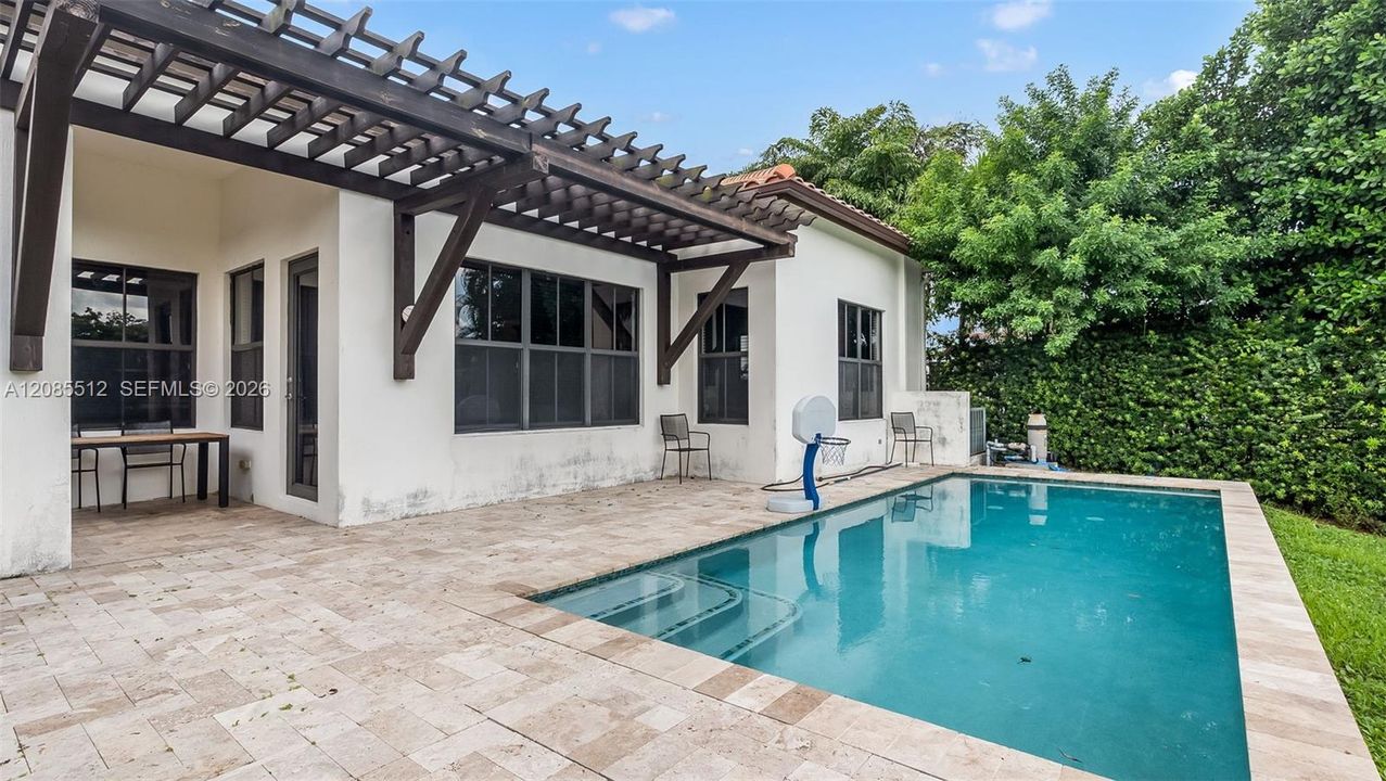 For Sale: $999,999 (3 beds, 3 baths, 2320 Square Feet)
