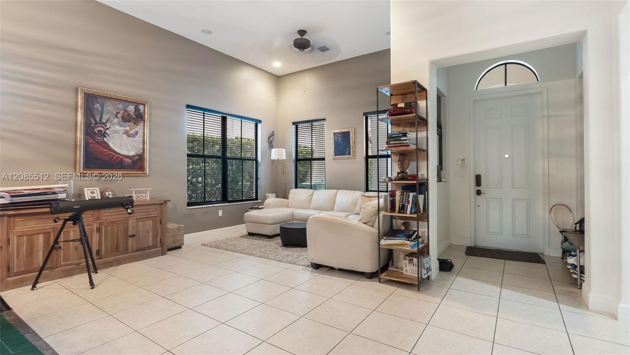For Sale: $999,999 (3 beds, 3 baths, 2320 Square Feet)