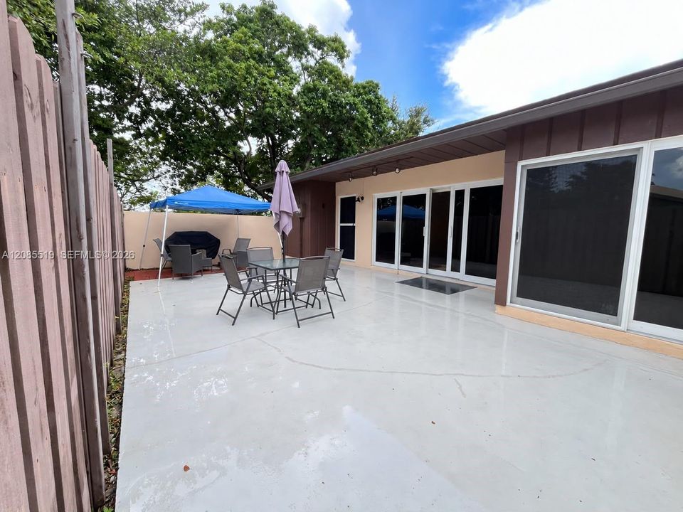 For Sale: $495,000 (3 beds, 2 baths, 1276 Square Feet)